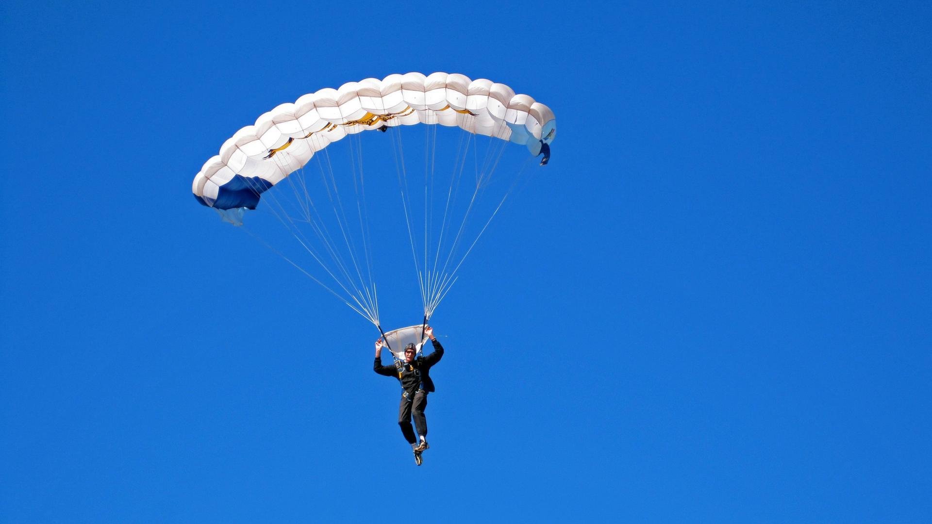 法甲经典战役:高空球争夺中的力量角逐